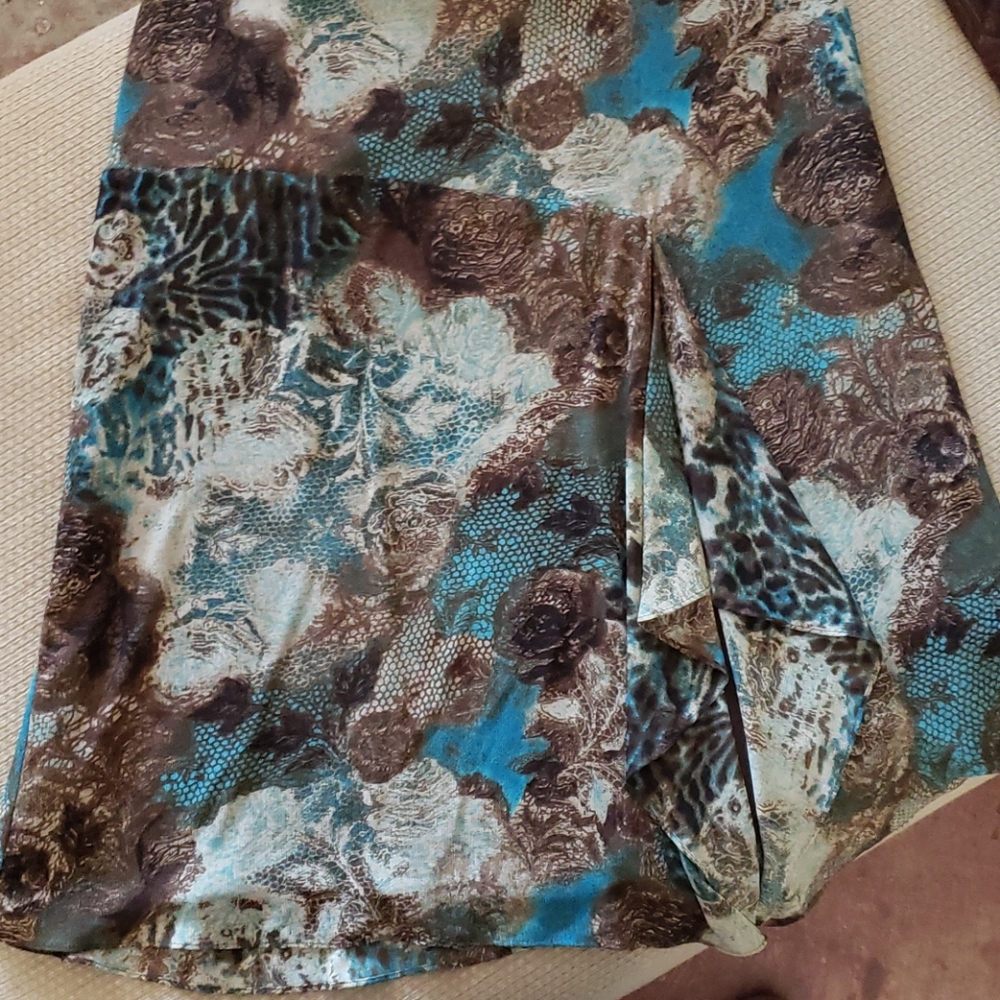 A Line Skirt w/beautiful front ruffle Size 14